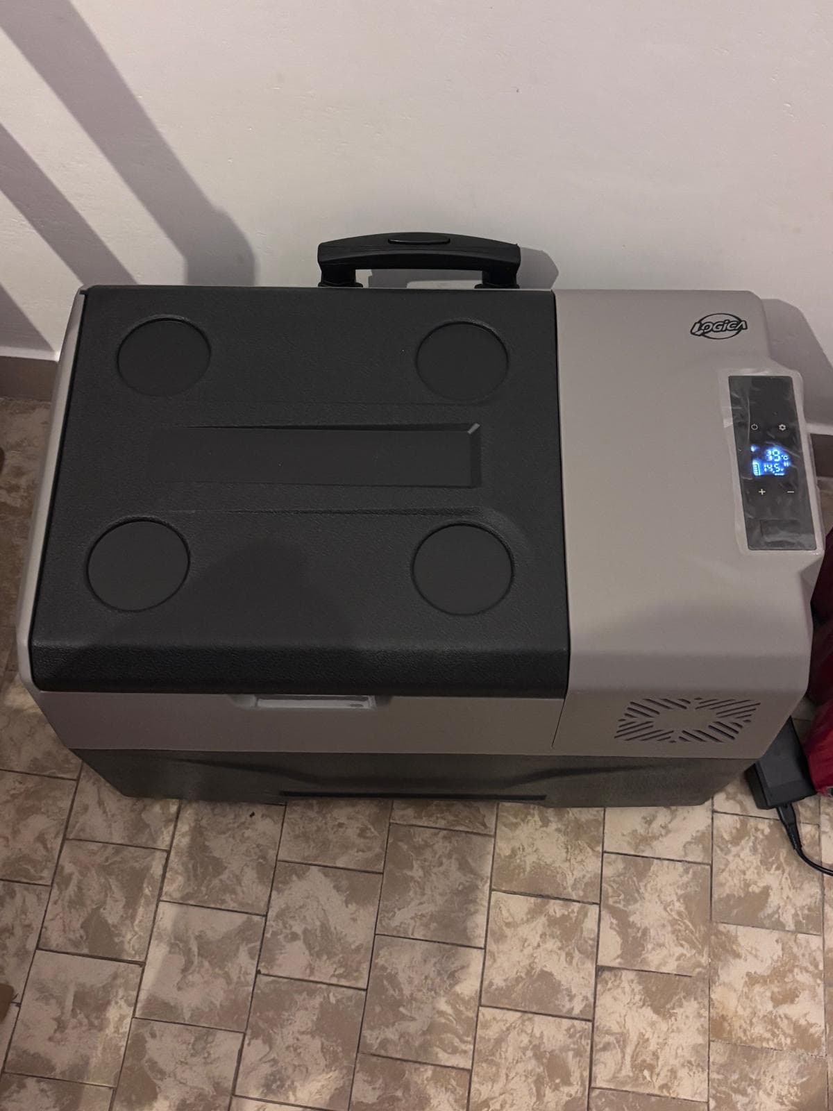 Noleggio Frigorifero Portatile a Compressore (12V / 230V) con Ruote — foto 1