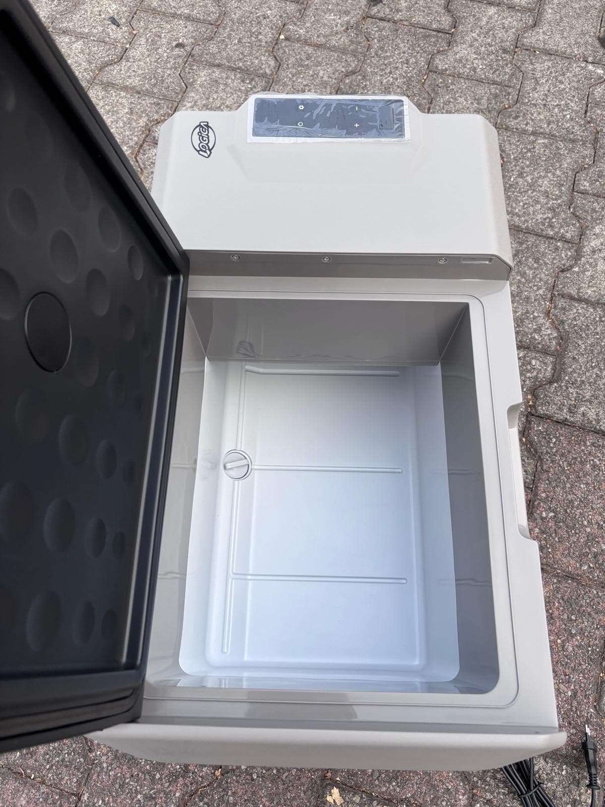 Noleggio Frigorifero Portatile a Compressore (12V / 230V) con Ruote — foto 2