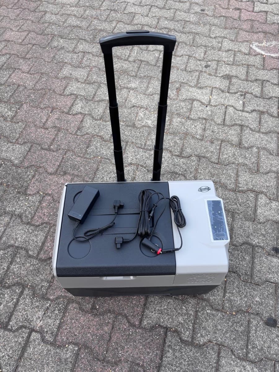 Noleggio Frigorifero Portatile a Compressore (12V / 230V) con Ruote — foto 3